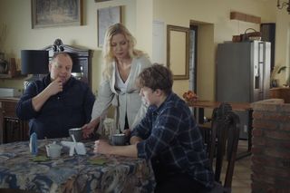 M jak miłość, odcinek 1857: Tadeusz (Bartłomiej Nowosielski), Kacper (Bartosz Ziewiec), Jagoda (Katarzyna Kołeczek)