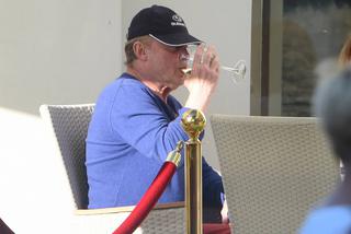 Te trunki piją gwiazdy