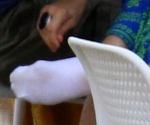 Renata Dancewicz kurzy na plaży