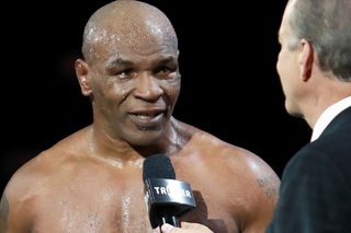 Mike Tyson pobił fana w samolocie. Polała się krew 