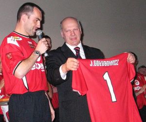 Prezentacja składu drużyny Górnika Zabrze. Tak było w Multikinie w Zabrzu w 2006 roku