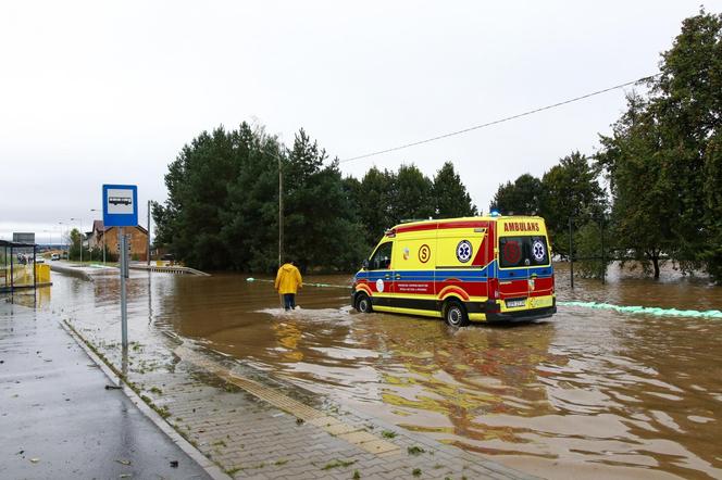 Ulewy uderzają w kolejne miejscowości. Lubrza i Chałupki zalane