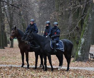 Policja na meczu w Jarosławiu. Kibice wbiegli na murawę 