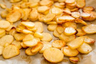 Talarki ziemniaczane z piekarnika: przepis na pieczone ziemniaki