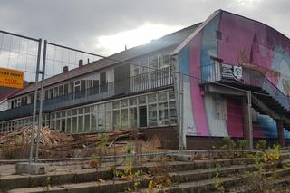 Ruszyła rozbiórka basenu przy Głowackiego