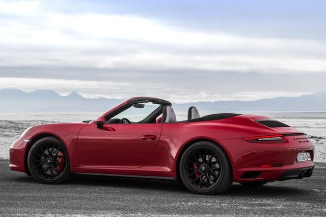 Porsche 911 Carrera GTS Cabriolet