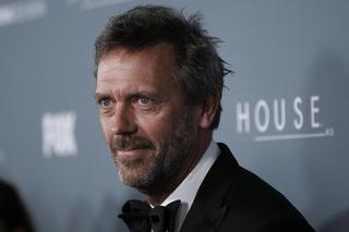 Tak dziś wygląda Dr House! Aktor Hugh Laurie jest nie do poznania! Kiedyś serial z jego udziałem bił rekordy popularności