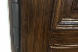 Tajemnicze drzwi odkryte w kamienicy na Pradze