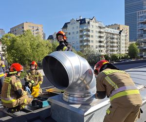 Utknął w rurze i wołał o pomoc. 44-letni Gruzin aresztowany! Wszystko się wyjaśniło