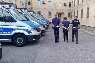 Wiceminister infrastruktury o szokującym zdarzeniu na A1 pod Piotrkowem Tryb. Kierowca BMW jechał pod prąd prosto na niego [ZDJĘCIA].