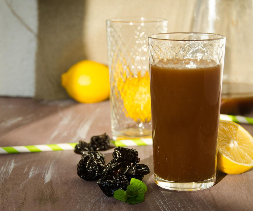 Wspiera odchudzanie, oczyszcza jelita. Szklanka dziennie pozbawi cię oponki raz-dwa