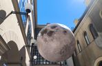 Tarnów ma swój Księżyc! Niezwykła instalacja pojawiła się w Pasażu Tertila