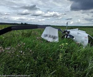 Wypadek pod Łodzią. Wiatrakowiec runął na ziemię. LPR zabrało mężczyznę [ZDJĘCIA].