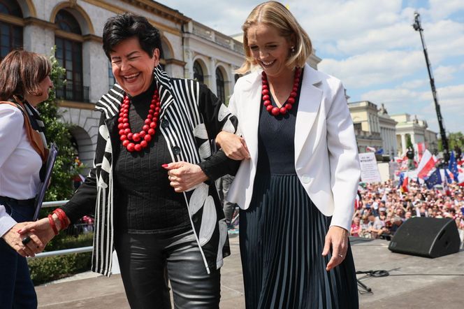 Senyszyn przekazała korale Trzaskowskiej