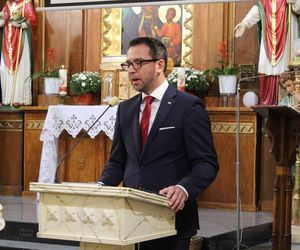 Tablica ku czci Kapelanów Katyńskich odsłonięta w kościele św. Stanisława BM w NYC