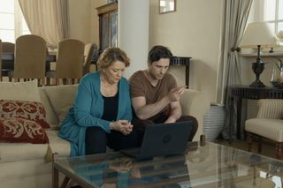 Barwy szczęścia odc. 3201. Józefina Rawiczowa (Elżbieta Jarosik), Cezary (Marcel Opaliński)