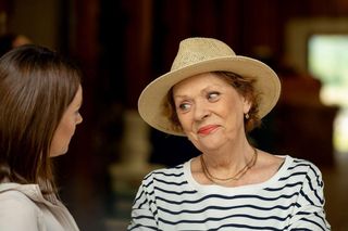 Barwy szczęścia. Stosunki Józefiny z Natalią radykalnie się zmienią. Po tym, co zrobi dla teściowej nie będzie mowy o niechęci? 