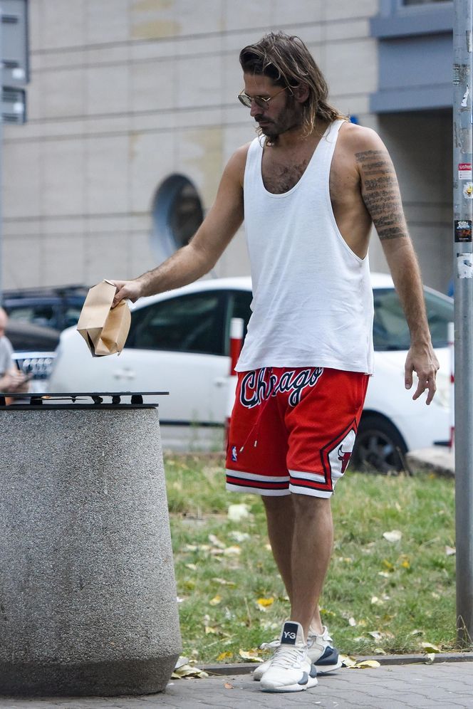 Radzimir Dębski umówił się ze znajomymi na burgera