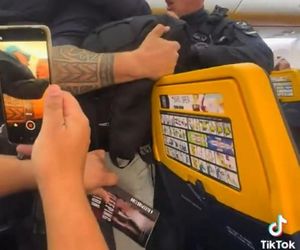 Bijatyka w samolocie! Wieczór kawalerski doprowadził do katastrofy. Zobacz wideo