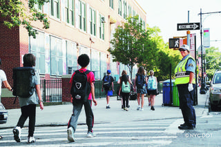 Nowojorscy uczniowie wracają do szkół