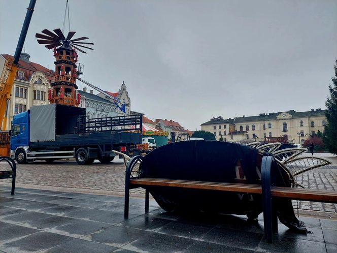 Bydgoszczanie już myślą o Świętach Bożego Narodzenia. To jedyny w Polsce jarmark na moście