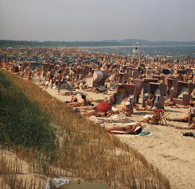 Moda plażowa II RP i PRL, czyli dwu częściowy skandal