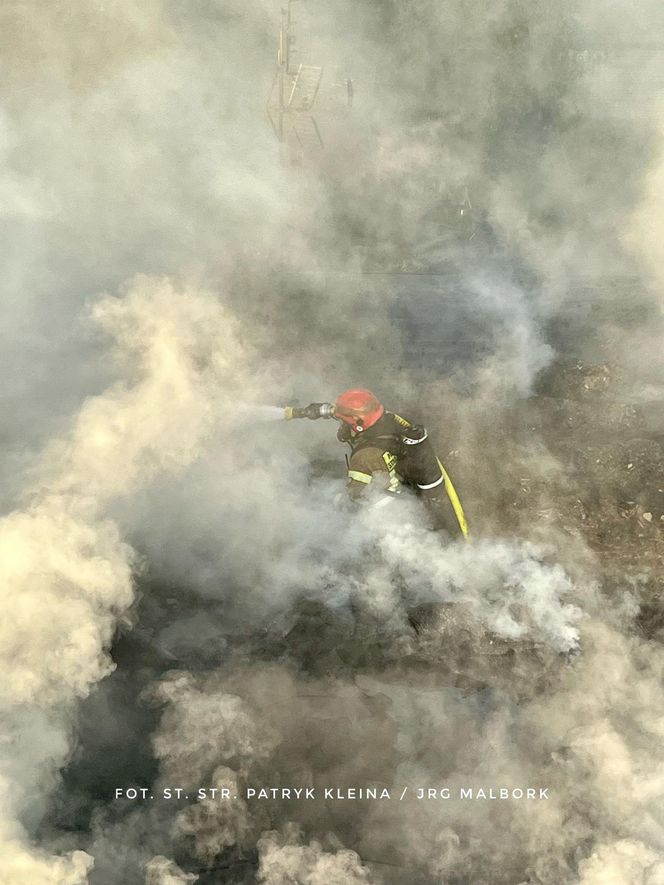 Śmiertelny pożar w Malborku. 37-latka podejrzana o podpalenie. Usłyszała zarzuty [ZDJĘCIA]