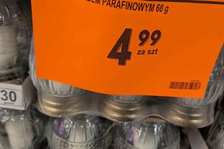 Promocje na Wszystkich Świętych w Biedronce. Wkłady do zniczy gratis