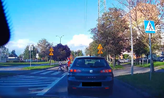Katowice: 46-latek prawie potrącił na pasach kobietę z dziecięcym wózkiem
