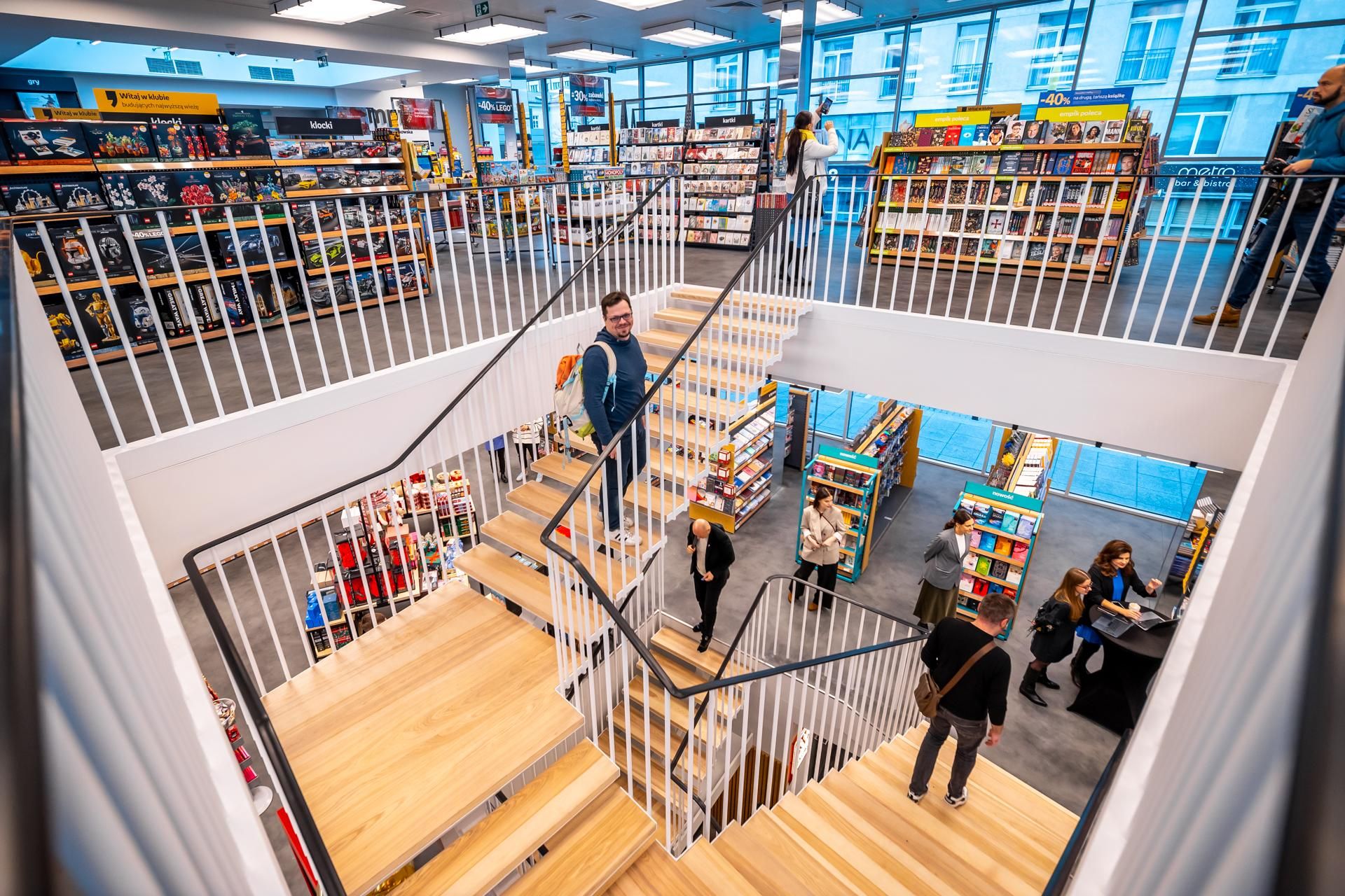 Wnętrza odnowionej "Cepelii" w Warszawie