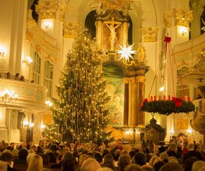 Czy w Wigilię trzeba iść do kościoła? Czy pasterka jest obowiązkowa? Uwaga! W tym roku jest inaczej