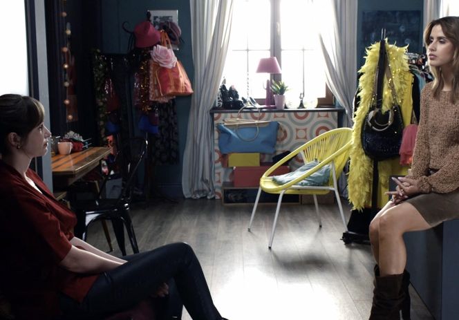 M jak miłość odc. 1871. Kama (Michalina Sosna), Ania (Alina Szczegielniak)