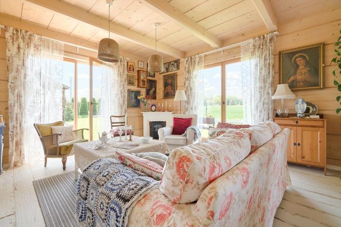 Wymarzony drewniany dom Patrycji i Irka – przytulna i komfortowa strefa wypoczynkowa