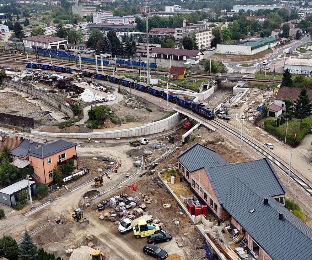 Już można odliczać dni.  Kończy się budowa wiaduktu na ulicy Kolejowej