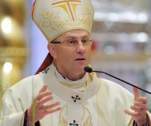  Abp Polak: kto rani ludzką godność, uderza w samego Boga