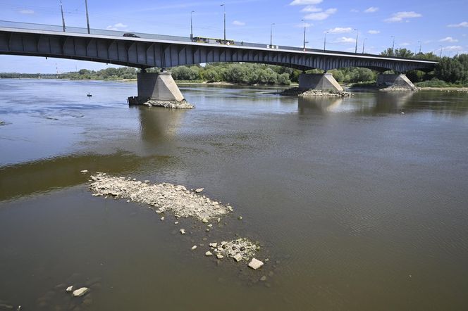 Alarm! Wisła wysycha na naszych oczach. Katastrofalny poziom wody w Warszawie