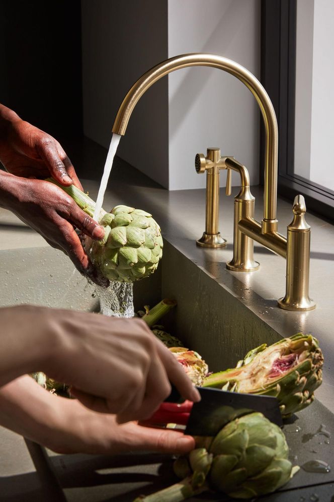 Połączenie blatu ze ścianą