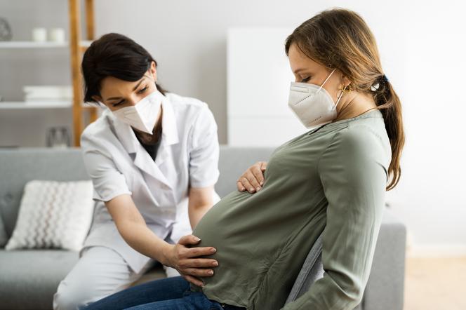 Kobiety w ciąży częściej i ciężej chorują na COVID-19