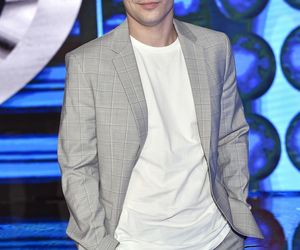 Gwiazdor Barw szczęścia zdjął spodnie w Pytaniu na śniadanie