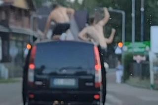 O krok od tragedii w Zakopanem!  Tak młodzi mężczyźni bawili się w centrum miasta [ZDJĘCIA, WIDEO]