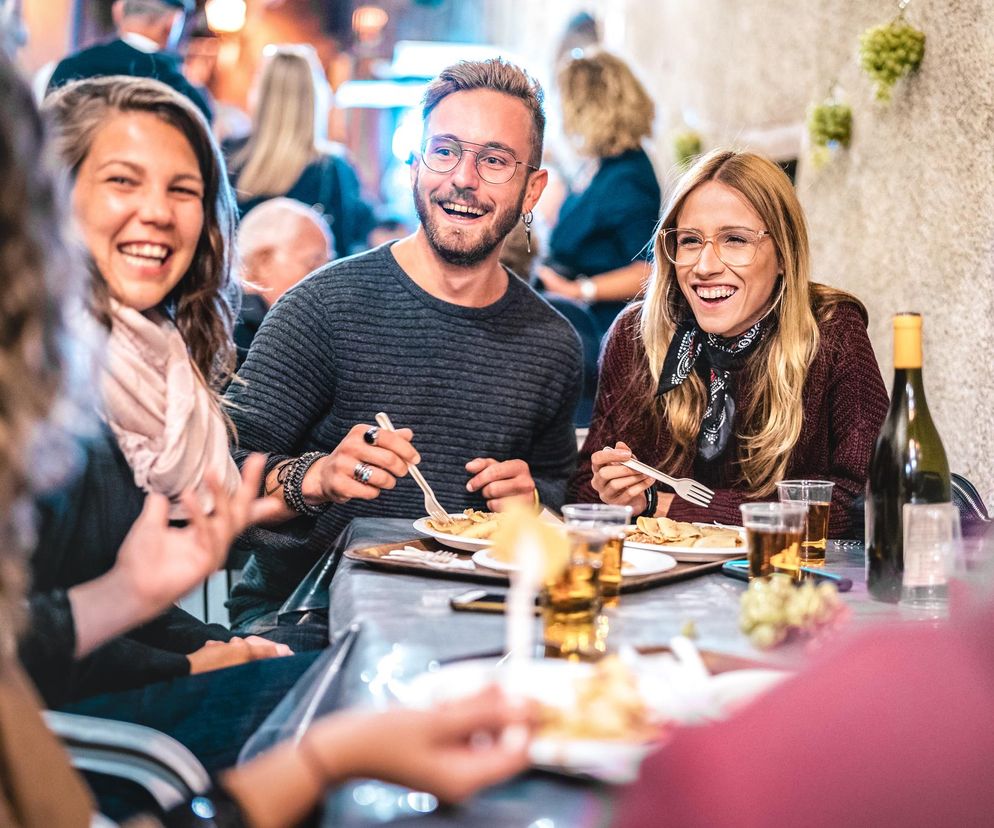 Jakie błędy żywieniowe popełniają młodzi Polacy? Ekspertka wyjaśnia