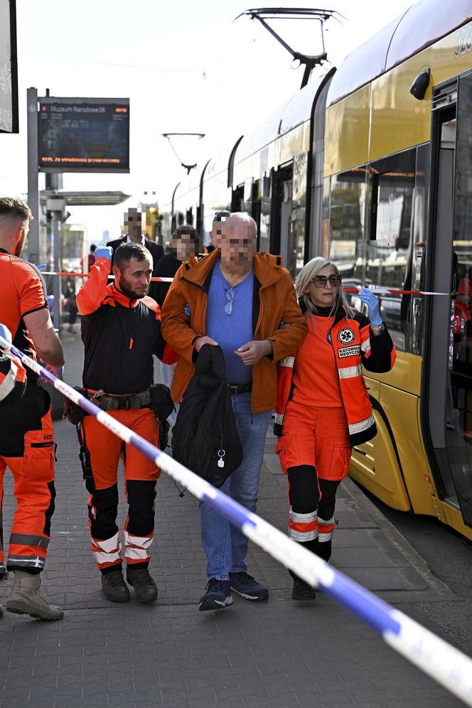 „Otworzyłam oczy, wszyscy leżeli na ziemi”. Szokująca relacja pasażerki. Zderzenie tramwajów w centrum stolicy