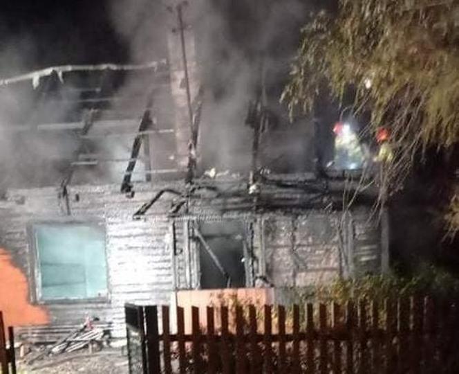 Błotnica: Tragiczny pożar. Z domu nie zostało nic, dwa zwęglone ciała w pogorzelisku!