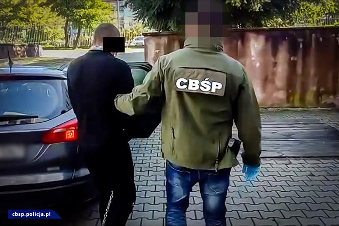 Rodzina z Inowrocławia miała zarobić milion. Po "odwiedzinach" CBŚP siedzą w areszcie 