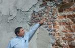 Lublin: Mur zabytkowego kościoła zaczął się „sypać”. Odsłoni NIEZNANĄ HISTORIĘ?