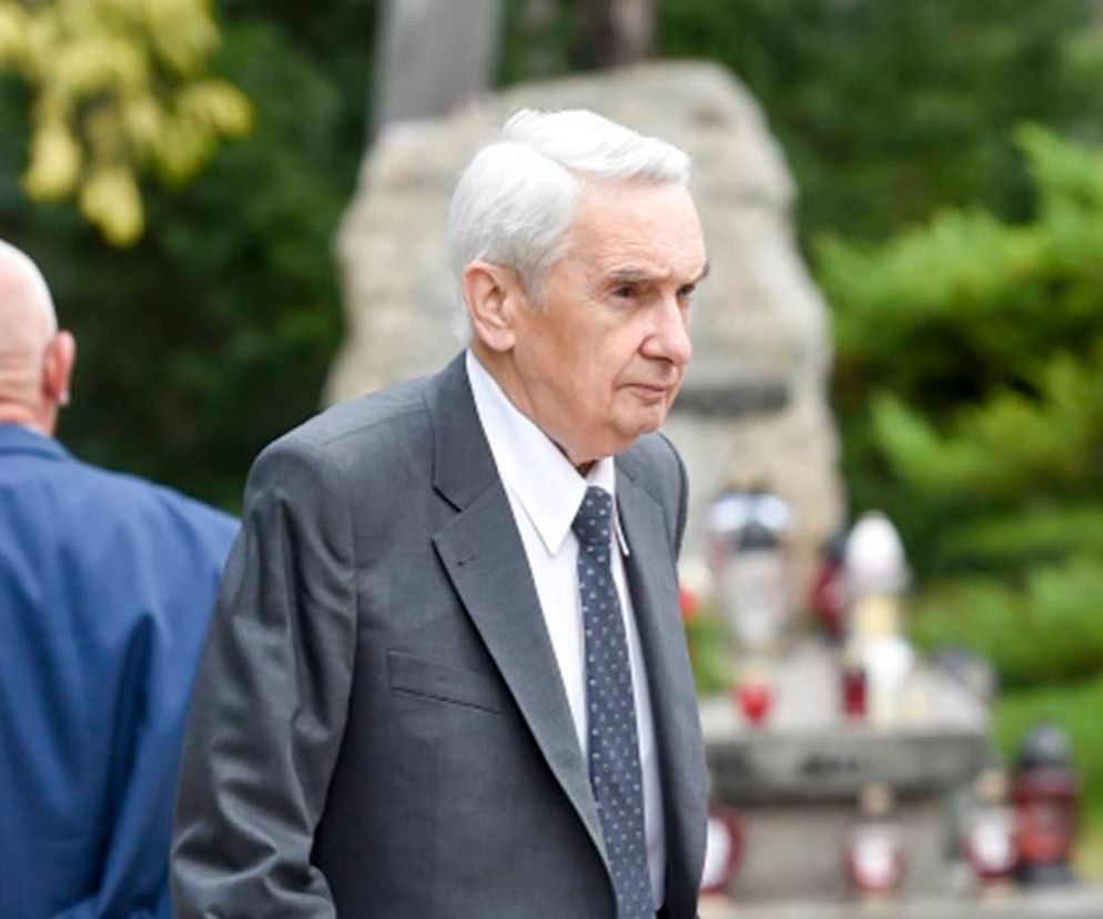 Tadeusz Sznuk, prowadzący Jeden z dziesięciu na pogrzebie Tomasza Knapika