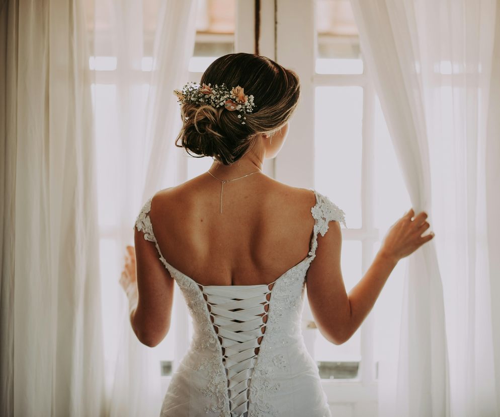 Moda ślubna 2025 Nowe trendy, które warto znać. Przegląd najnowszych inspiracji z wybiegów i salonów 