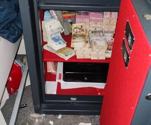 Śląska Straż Graniczna wspólnie z Opolską Krajową Administracją Skarbową zlikwidowały grupę przestępczą zajmującą się „praniem” pieniędzy