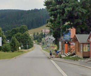 Najwyżej położona miejscowość na Dolnym Śląsku. Jest tu znany kurort i ośrodek narciarski