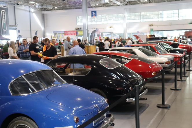 Retro Motor Show rozpoczęte! Wyjątkowe samochody na MTP!